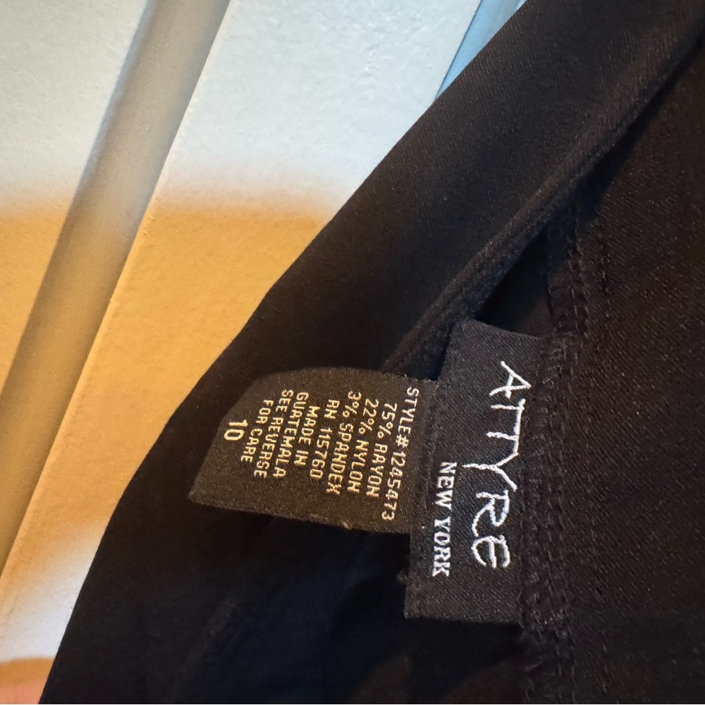 Classic yet casual  Black Skirt -10 - Picture 5 of 5